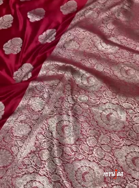 Red Mashru Silk Banarasi Saree with Intricate Golden Zari Buta and Border ✨