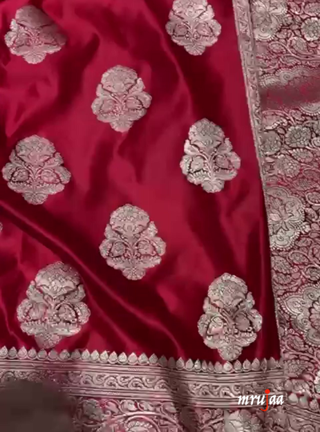 Red Mashru Silk Banarasi Saree with Intricate Golden Zari Buta and Border ✨