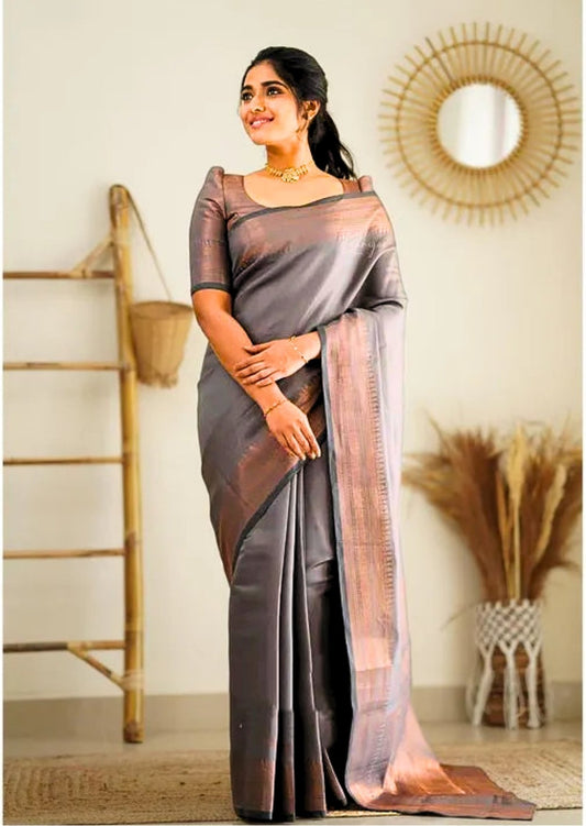 Dove Grey Kanchipuram saree!